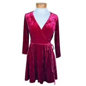 Lulu’s Cranberry Crushed Velvet True Wrap Cocktail Party Dress Size Small EUC